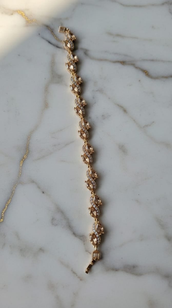 Luxurious Leaf & Wave Zircon Bracelet